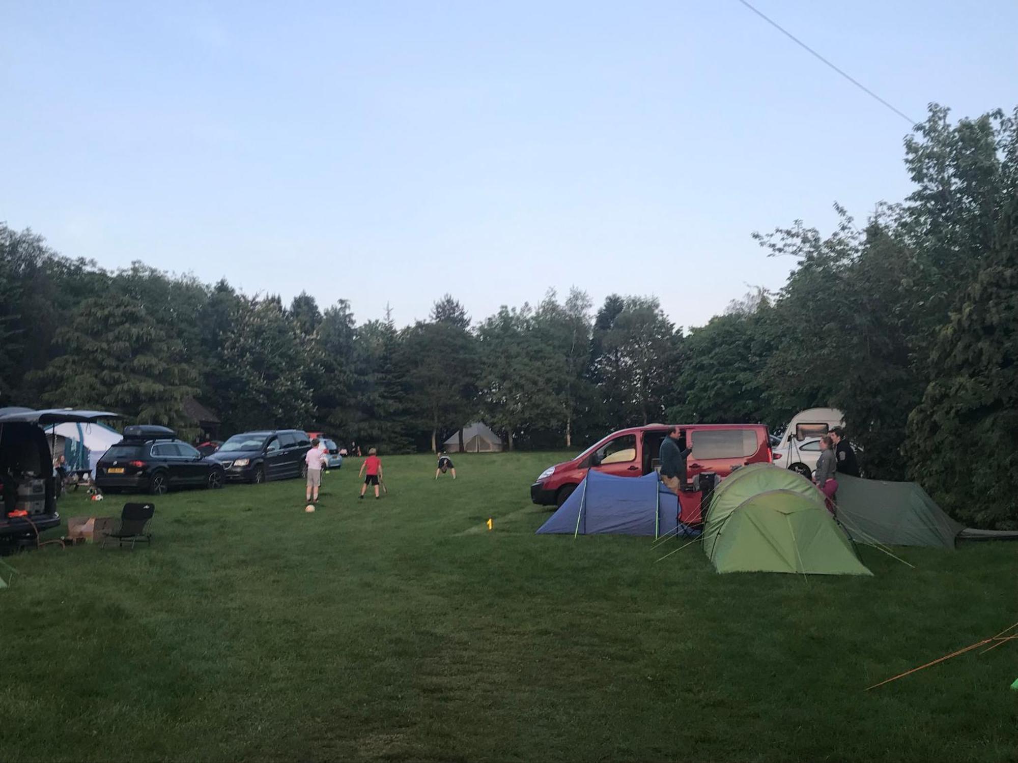 Spacious Bell Tent At Herigerbi Park Lincolnshire Grantham Exterior foto