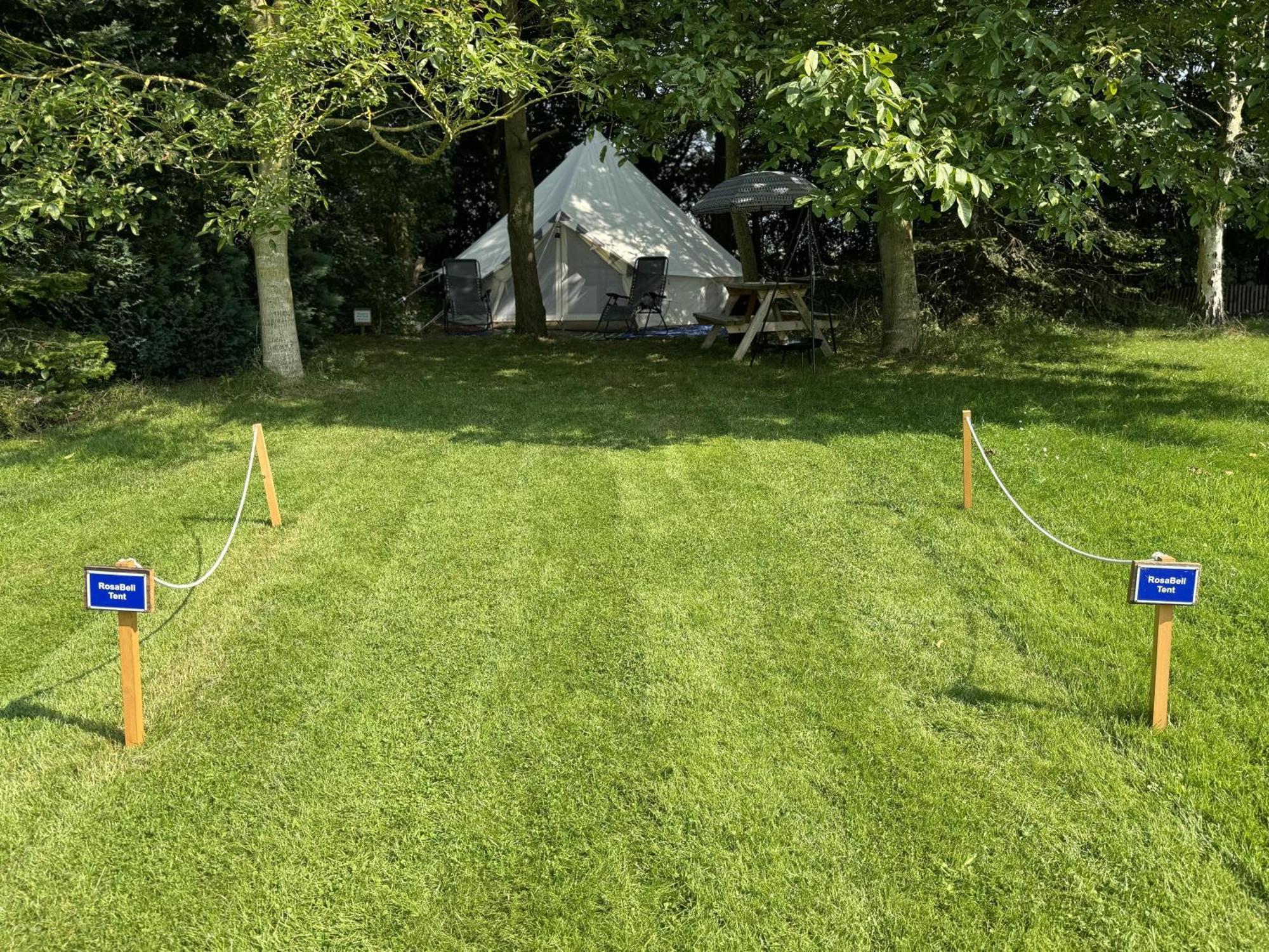 Spacious Bell Tent At Herigerbi Park Lincolnshire Grantham Exterior foto